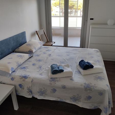White-Blue Vibes, Seafront 2-Bedroom Apt Montesilvano Marina المظهر الخارجي الصورة