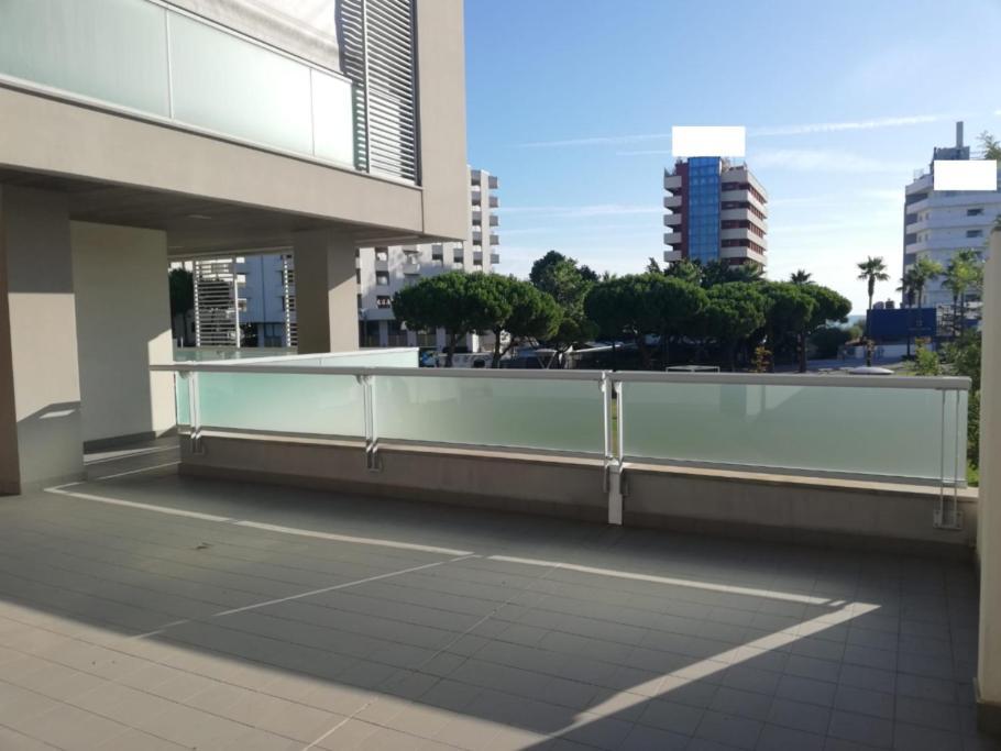 White-Blue Vibes, Seafront 2-Bedroom Apt Montesilvano Marina المظهر الخارجي الصورة
